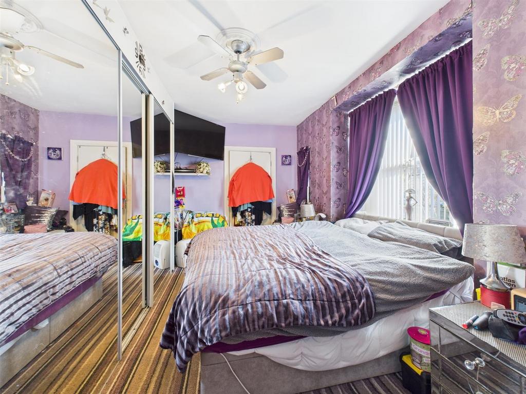 Bedroom: