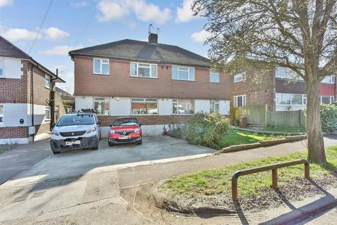 2 bedroom maisonette for sale, Vale Drive, Chatham ME5
