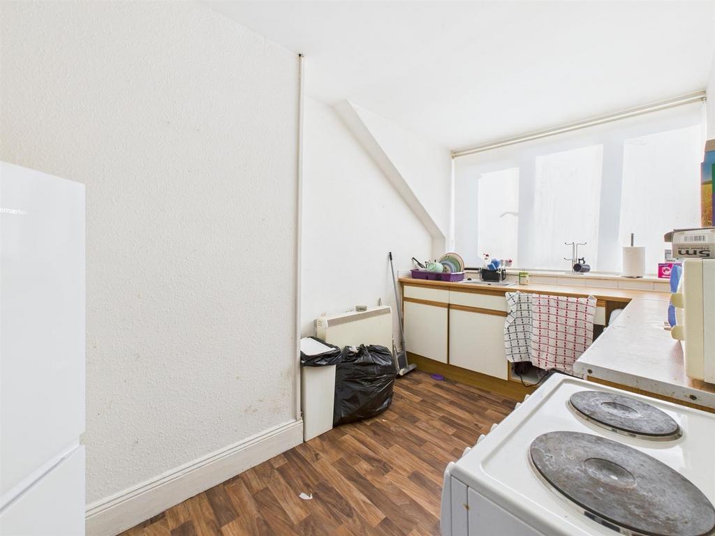 Kitchen: