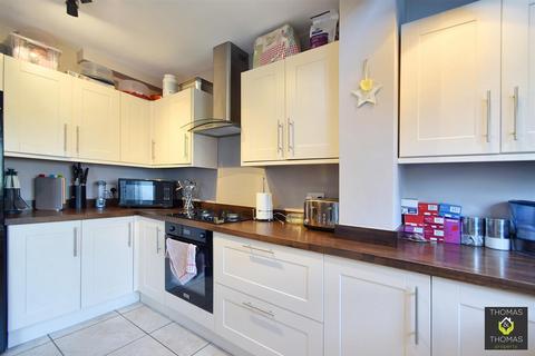 13 Colin Road, Barnwood, Gloucester, GL4 3JL