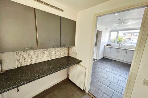 3 bedroom terraced house to rent, Fernside Avenue, Manchester, Greater Manchester, M20