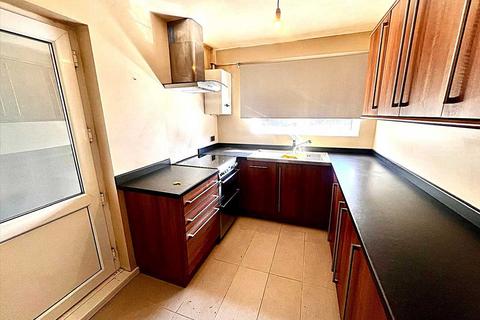 2 bedroom end of terrace house to rent, Norway Drive, Slough