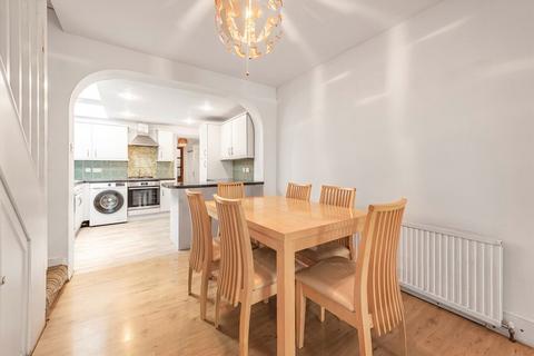 11 George Street, London, W7 3TA