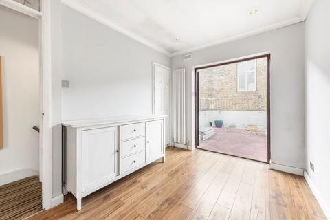 11 George Street, London, W7 3TA