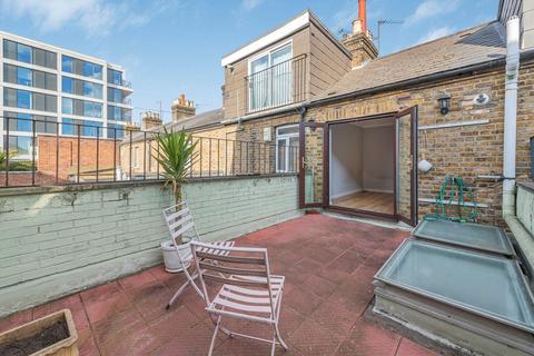 11 George Street, London, W7 3TA