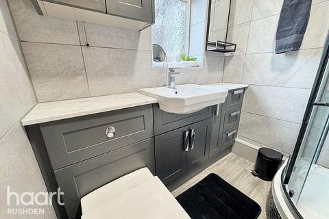 3 bedroom semi-detached house for sale, Franciscan Close, Rushden, NN10