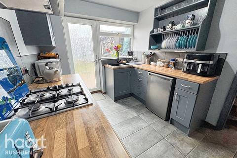 3 bedroom semi-detached house for sale, Franciscan Close, Rushden, NN10
