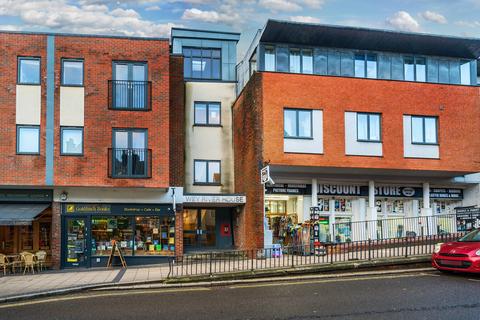 1 bedroom apartment for sale, High Street, Alton, Hampshire, GU34