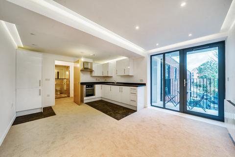 1 bedroom apartment for sale, High Street, Alton, Hampshire, GU34