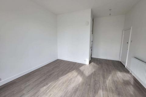 undefined, Albany Grove, Luton LU2