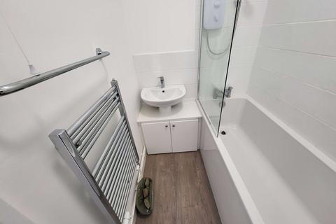 undefined, Albany Grove, Luton LU2