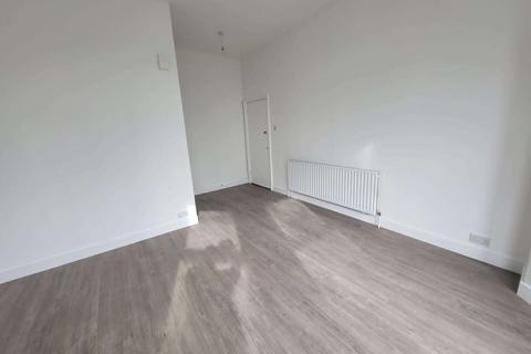 undefined, Albany Grove, Luton LU2