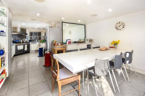 4 bedroom house for sale, The Terrace, Old Ford Road, London, E2