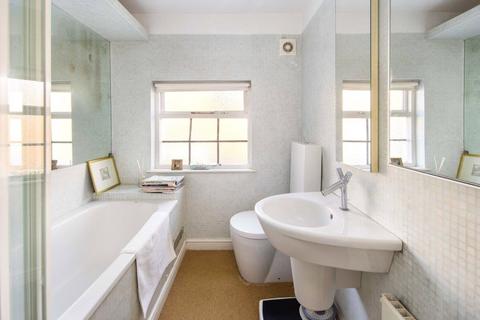 2 The Terrace, London, E2 9PH