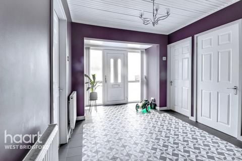 4 bedroom detached house for sale, Main Road, Wilford