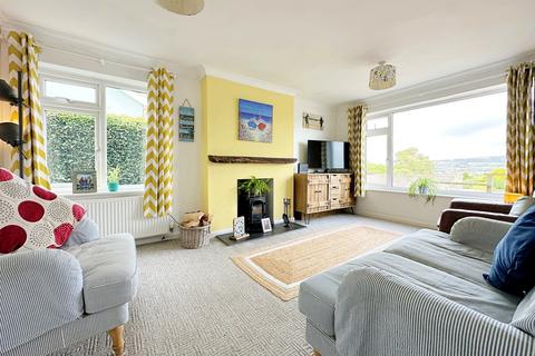 undefined, West Bay