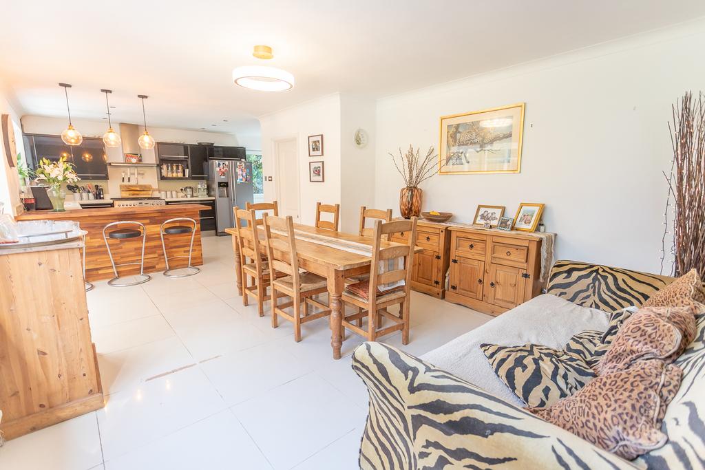 Kitchen/diner/family Room
