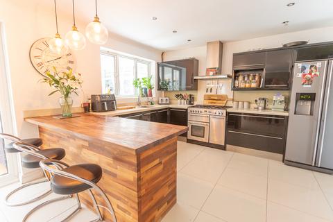 17 Norton Park, Ascot, SL5 9BW
