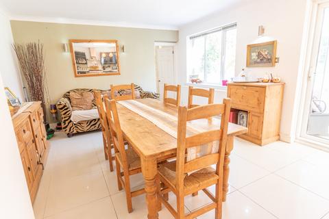 17 Norton Park, Ascot, SL5 9BW