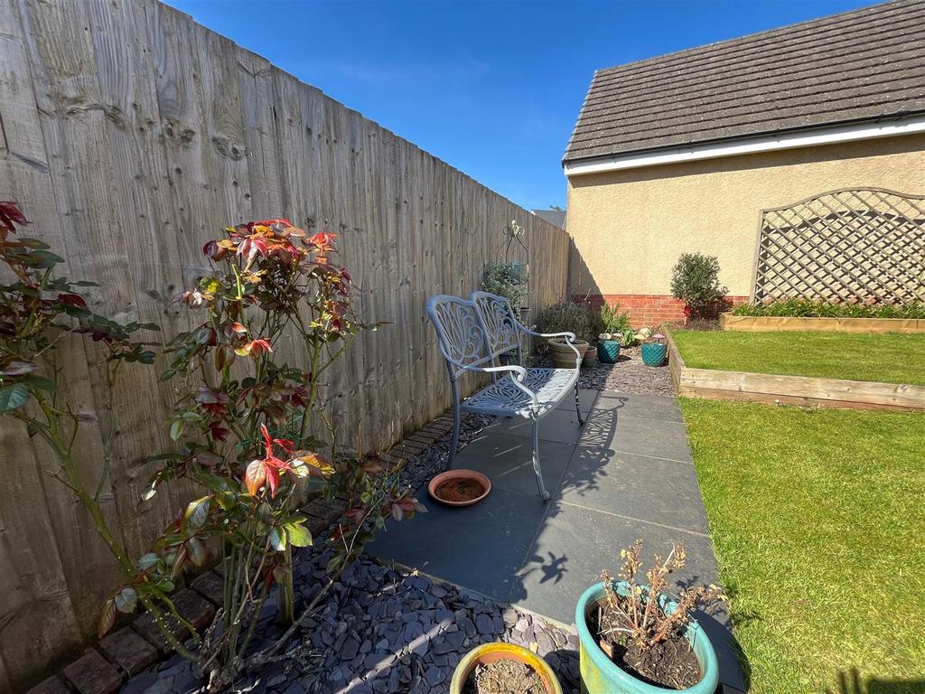 Side garden f.jpg