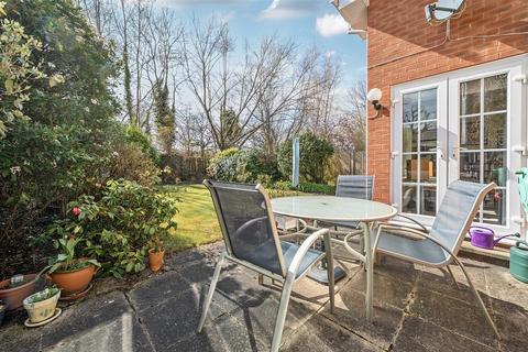 32 Constable Way, College Town, Sandhurst, GU47 0FE