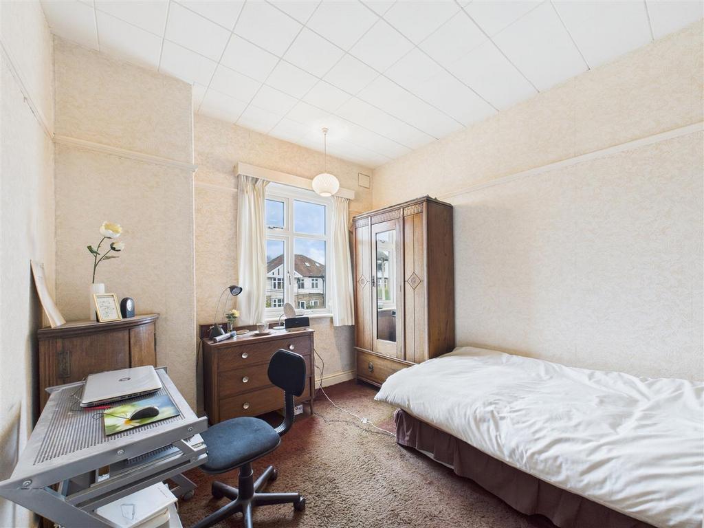 CAM02739 G0-PR0201-STILL005.jpg