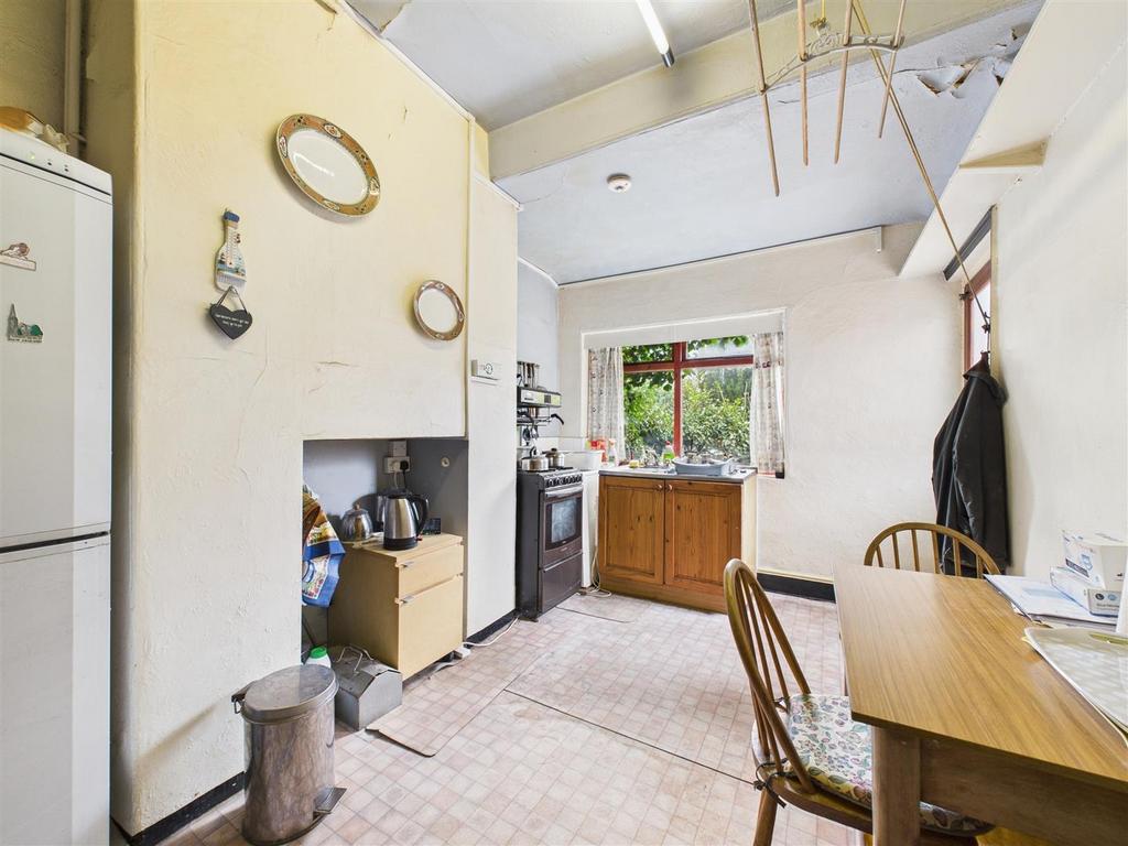 CAM02739 G0-PR0201-STILL003.jpg