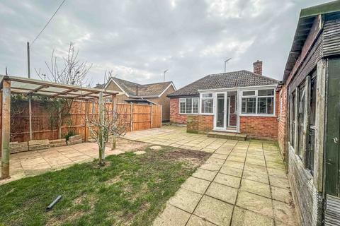 2 bedroom detached bungalow to rent, West Lynn