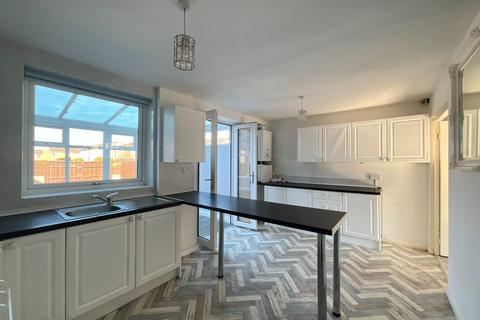 3 bedroom terraced house for sale, Southend Parade, Hebburn, Tyne and Wear, NE31 2AR