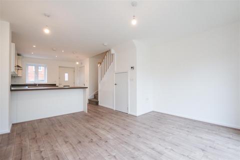 3 bedroom semi-detached house to rent, Butterworth Road, Sutton In Ashfield, NG17