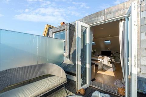 2 bedroom apartment for sale, Northcote Road, SW11