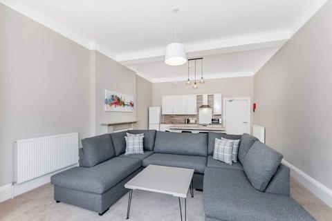 4 bedroom flat for sale, 90/2 Princes Street, Edinburgh, EH2