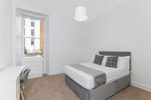 90/2 Princes Street, Edinburgh, EH2 2ER