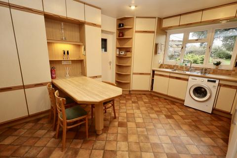 4 bedroom chalet for sale, Abbey Close, Wookey