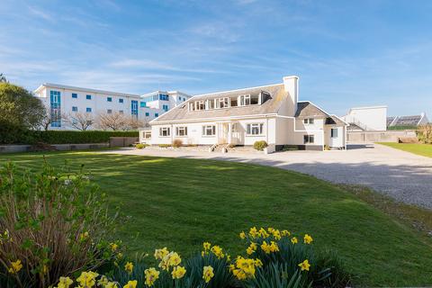 3 bedroom flat for sale, Flat 5 St Moritz Court, Trebetherick