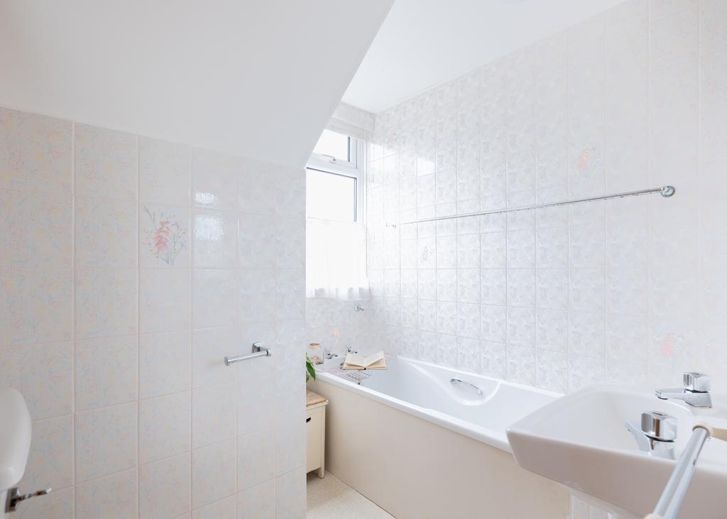 67e52cd51d96e St Moritz Court 5-19
