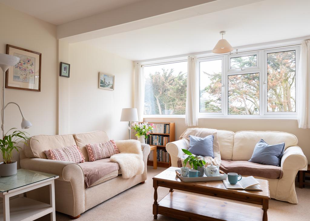 67e52cd465d8f St Moritz Court 5-23