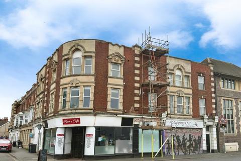 2 bedroom flat to rent, Gloucester Road, Bristol BS11