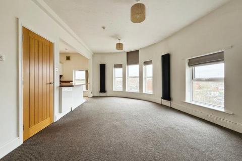 2 bedroom flat to rent, Gloucester Road, Bristol BS11