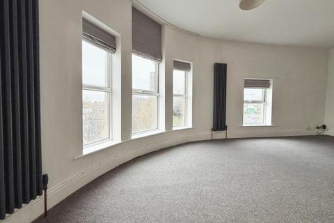 2 bedroom flat to rent, Gloucester Road, Bristol BS11
