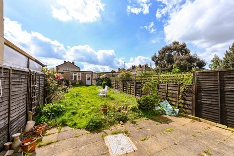 3 bedroom terraced house to rent, Red Lion Road, Surbiton, KT6