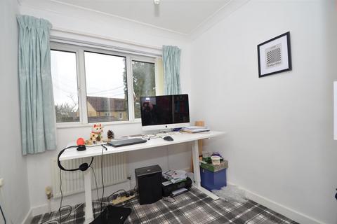 58 Abbots Way, Ely, CB6 3AJ