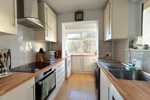 96 Meadowview Road, London, SE6 3NN