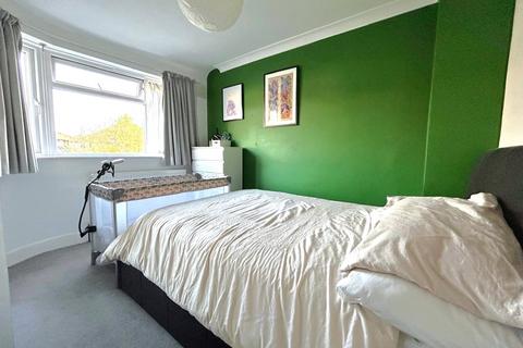 96 Meadowview Road, London, SE6 3NN