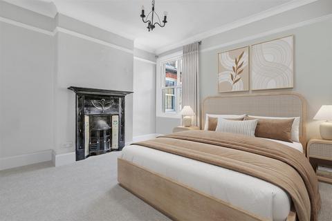 3 bedroom flat for sale, Durnsford Road, London