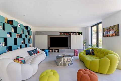 5 bedroom detached house for sale, Manor Close, East Horsley, Leatherhead, Surrey, KT24