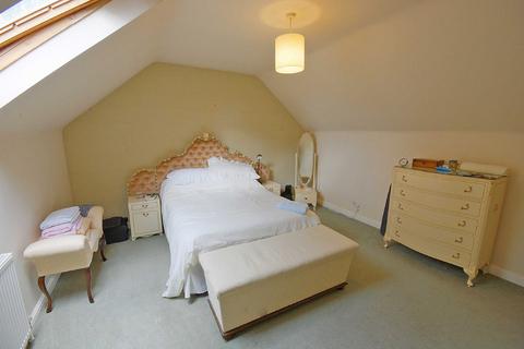 12 Lyefield Road West, Charlton Kings, Cheltenham, GL53 8HA