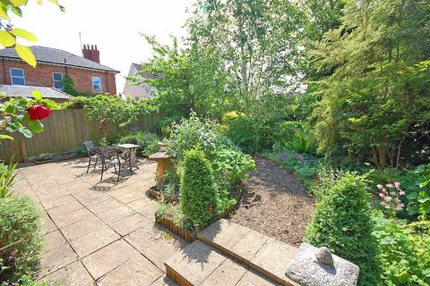 12 Lyefield Road West, Charlton Kings, Cheltenham, GL53 8HA