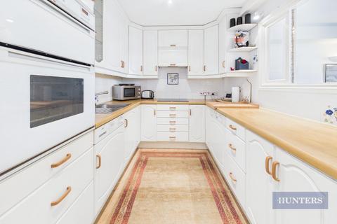 3 bedroom flat for sale, Andes Close, Southampton