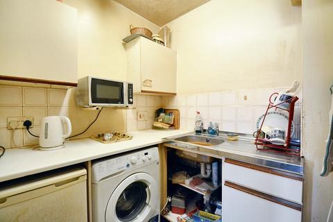 1 bedroom flat for sale, Winchester